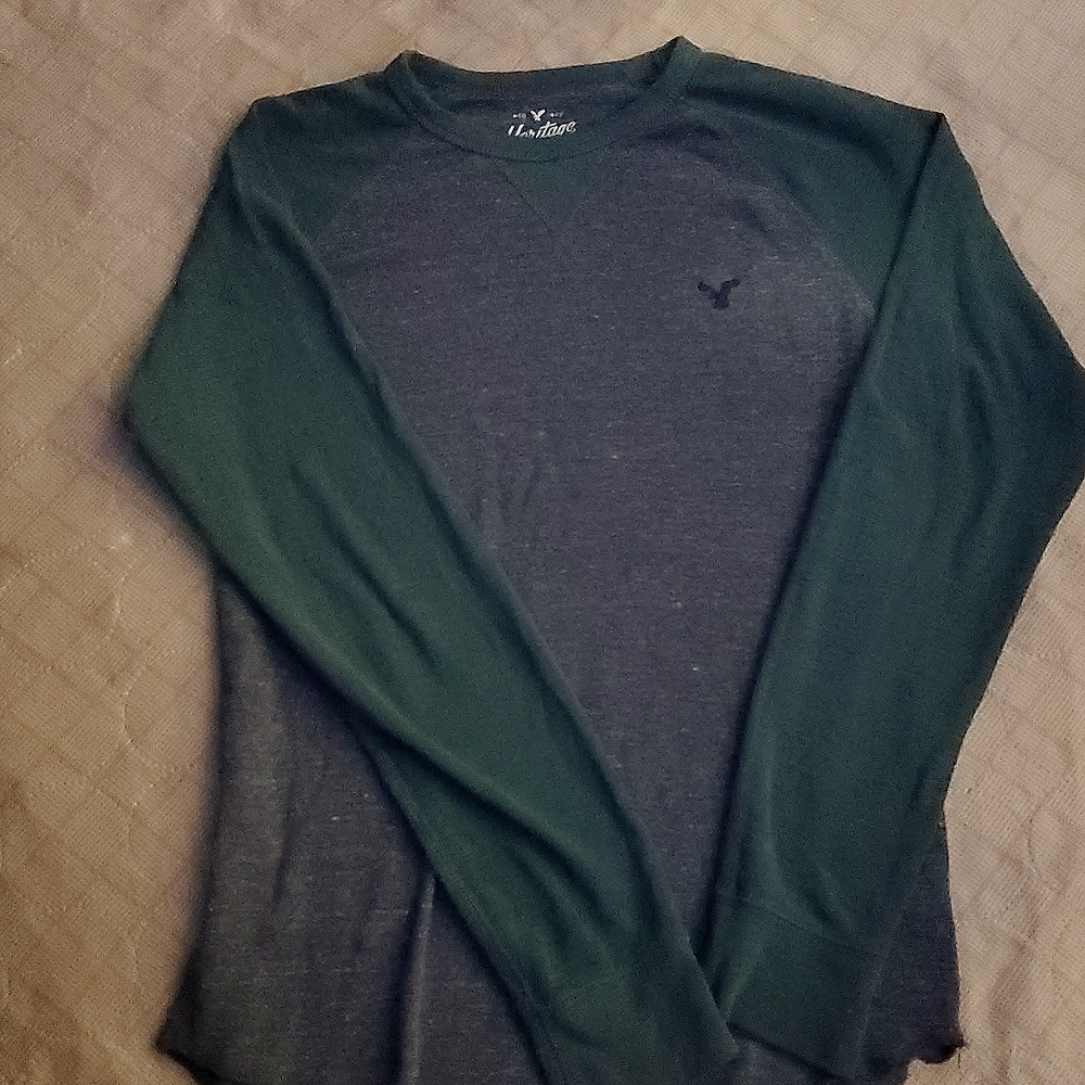 AMERICAN EAGLE LONG SLEEVE